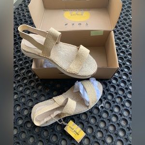 🌎Steve Madden - Cool Planet Recycled Sandals♻️